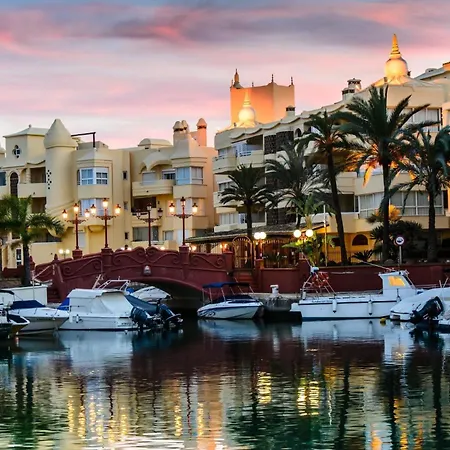 Puerto Marina Villa *